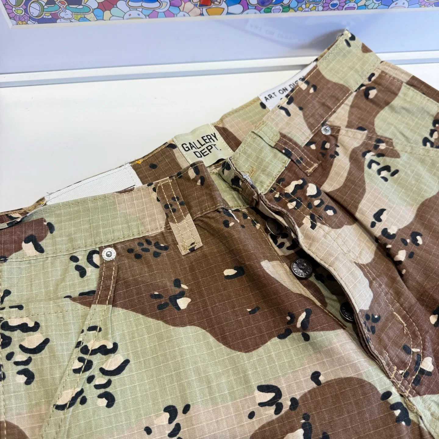 P240 model number: D453 GALLERY DEPT. ss25 limited camouflage splicing printed bootcut jeans Size: 28, 30, 32, 34, 36 (S-XXL) Color: Camouflage yellow Size reference: Pants length 100 102 104 106 106 Waist 72 76 80 84 88 Recommended weight S (about 110 pounds) M (about 120 pounds) L (about 140 pounds) XL (about 165 pounds) XXL (about 185 pounds)